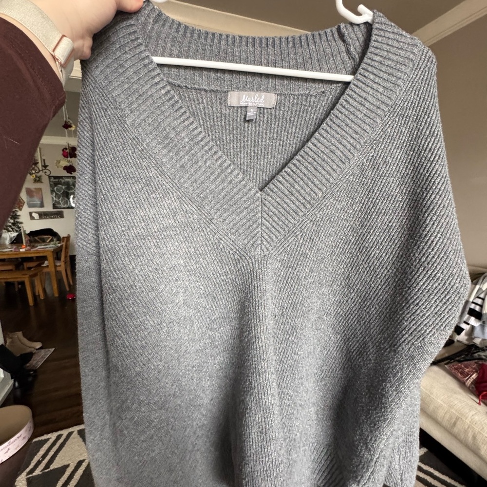 Marled Women’s V-Neck Gray Sweater
